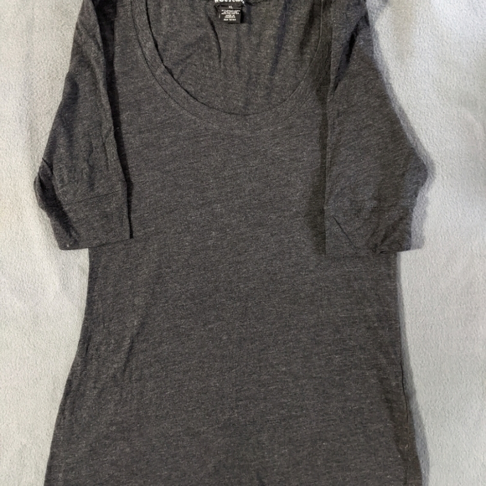 XL Wet Seal mid sleeve‎ shirt gray